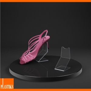 Műanyag cipőemelő női cipő bemutatására